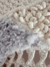 Afbeelding in Gallery-weergave laden, Woven serenity deco