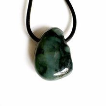 Afbeelding in Gallery-weergave laden, Mineraalsteen geboorde hangers