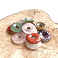 Afbeelding in Gallery-weergave laden, Donut mineraalstenen hangers