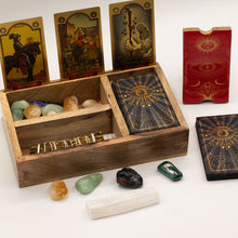 Afbeelding in Gallery-weergave laden, Sacred Tarot box – Mangohout Collectie
