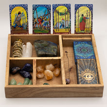 Afbeelding in Gallery-weergave laden, Sacred Tarot box – Mangohout Collectie
