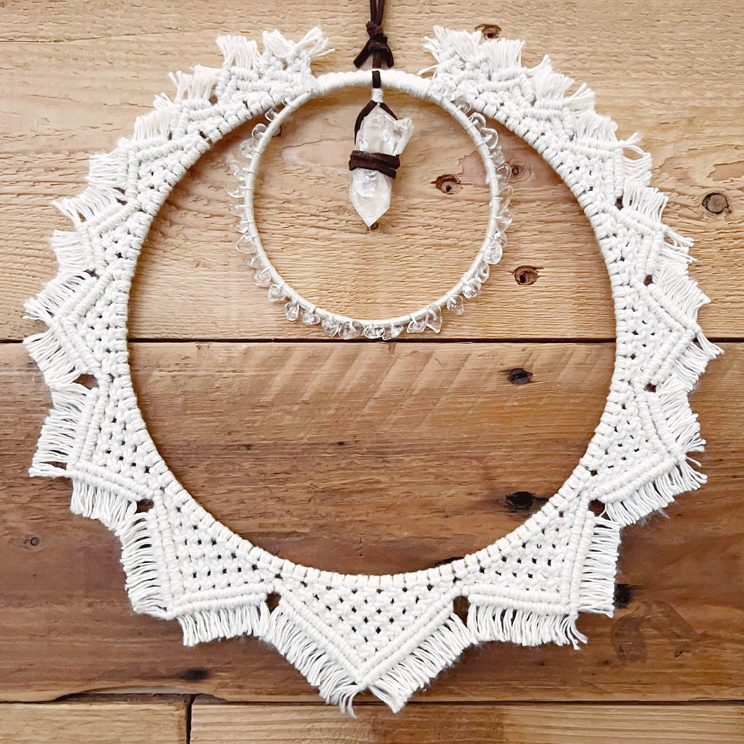 Sun in moon macramé