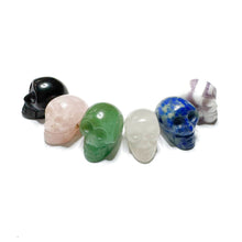 Afbeelding in Gallery-weergave laden, Skull mineraalsteen hanger
