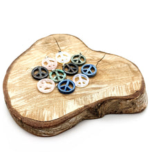 Afbeelding in Gallery-weergave laden, Peace Sign mineraalstenen hangers
