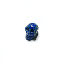 Afbeelding in Gallery-weergave laden, Skull mineraalsteen hanger
