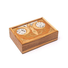 Afbeelding in Gallery-weergave laden, Moon goddes Box met maansteen
